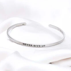 InspireME Cuff Bracelet - Never Give Up -Sport Gift Store tr 38806 MAIN